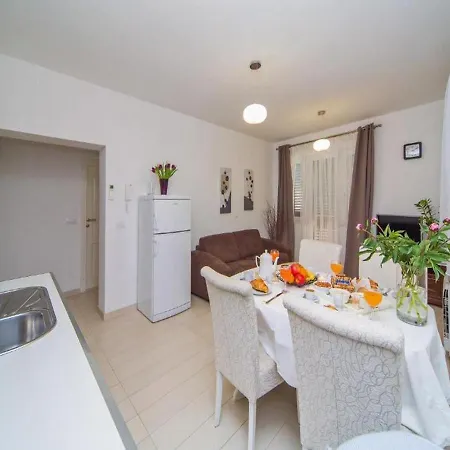 Apartment 4b *