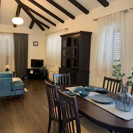Apartment 4b *