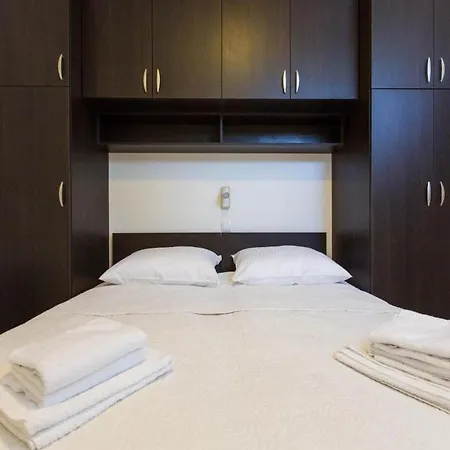 Apartment 4b