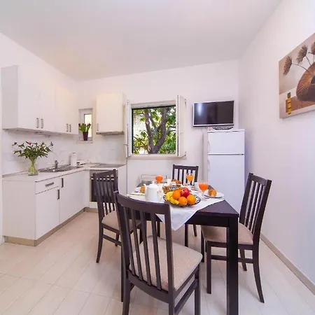 Apartment 4b *