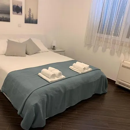 Apartment 4b