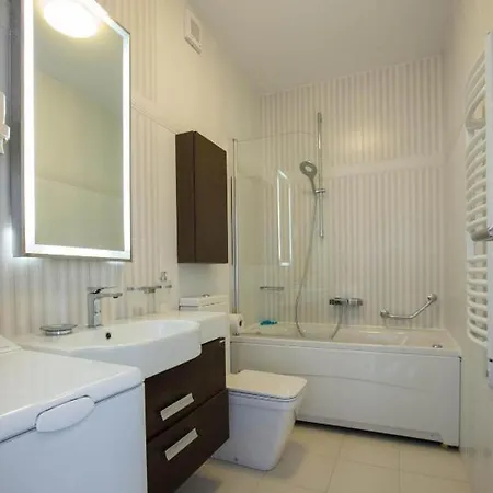 Apartment 4b