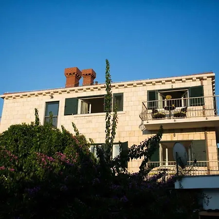 Apartment 4b